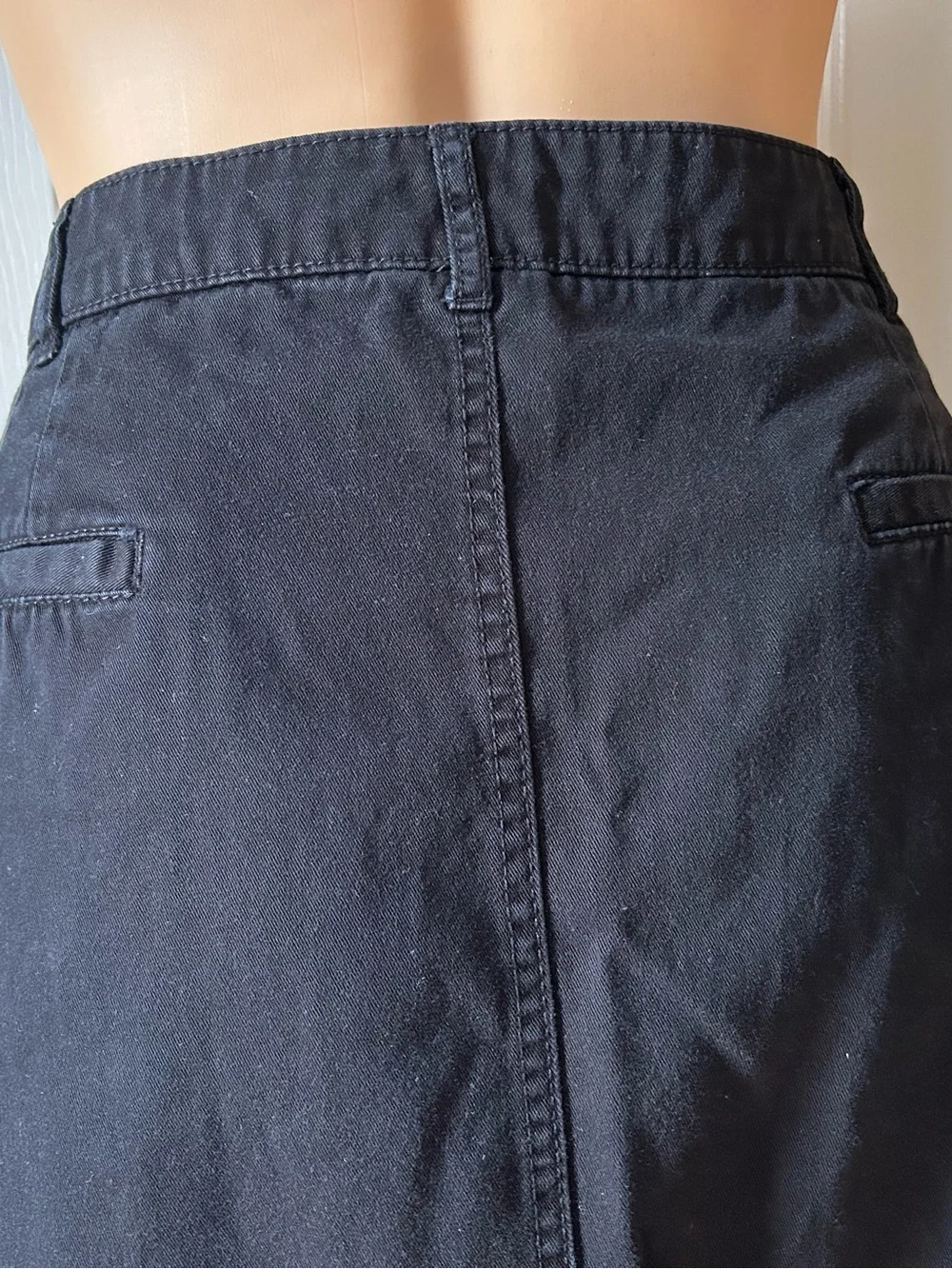 Kim Rogers Black Midi Skirt w/Slit & Pockets ~ Size 16/18 (Size tag is missing)